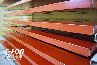 天鴻木門 市場(chǎng)競(jìng)爭(zhēng)激烈萬分，經(jīng)銷商主動(dòng)出擊方能贏得先機(jī)